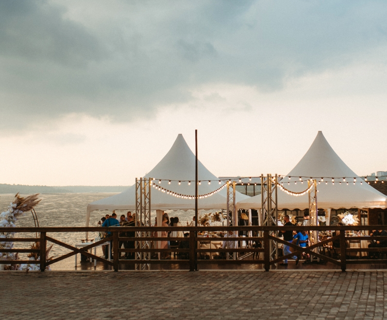 Marquee Cross Cable High Peak Tents